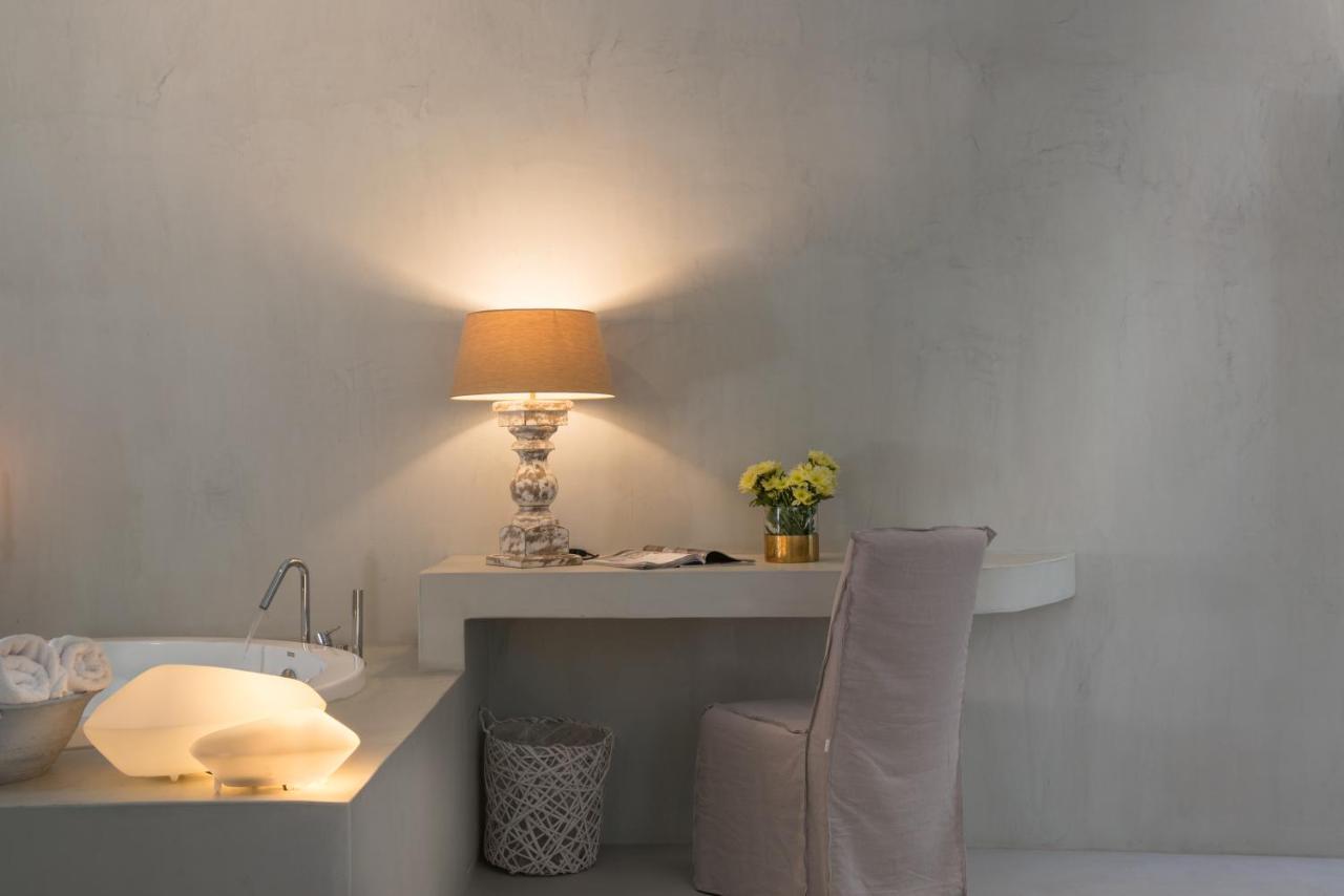 Mythical Blue Luxury Suites (Adults Only) Fira  Dış mekan fotoğraf