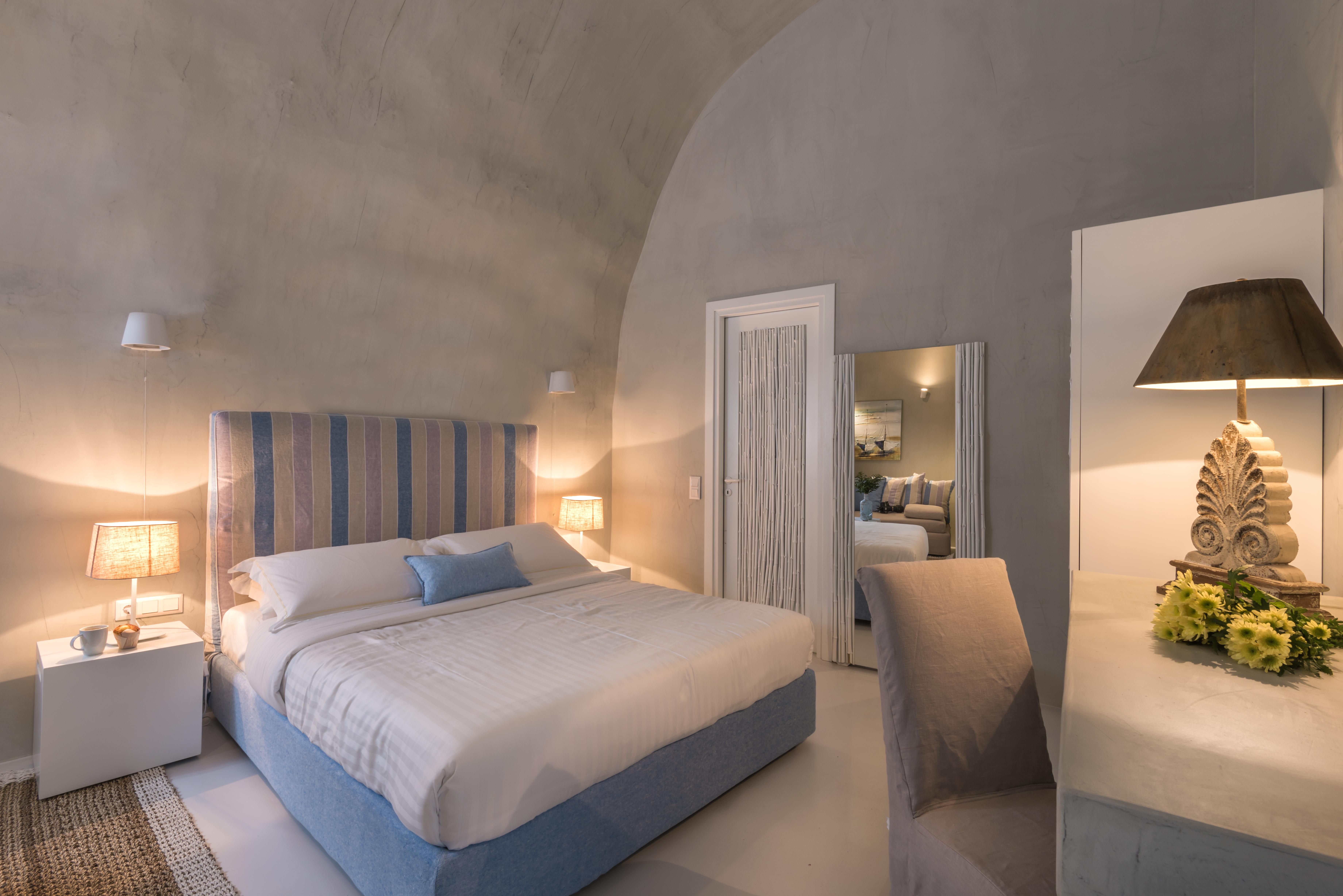 Mythical Blue Luxury Suites (Adults Only) Fira  Dış mekan fotoğraf